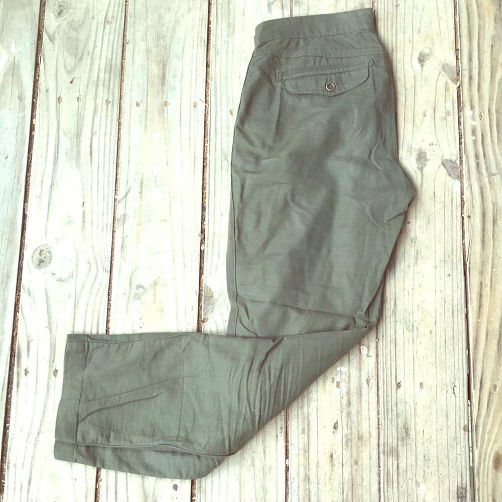 Linen pleated trouser